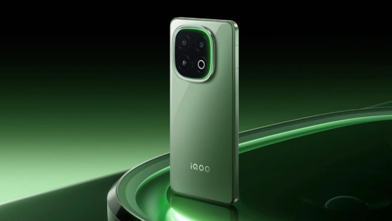 iQOO 15 Ultra Üzerinde Çalışıyor: Snapdragon 8 Elite Gen 5 ve Dev Batarya Sızdı