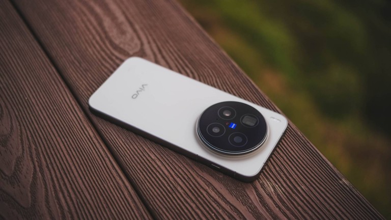 vivo X300s Üzerinde Çalışıyor: 7.000 mAh Batarya ve 200 MP Kamera