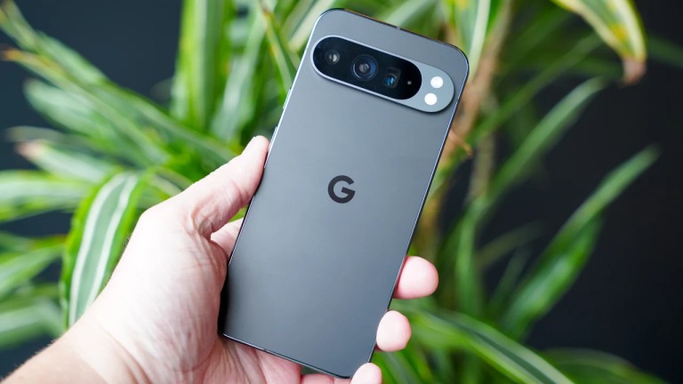 Google Pixel 11 Pro XL Sahneye Çıkıyor: Devasa Ekran ve Tensor G6 Gücü!