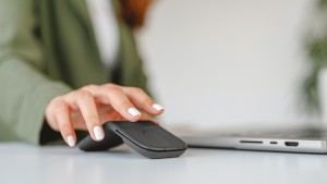 Logitech'ten Yeni Taşınabilir Cihazlar: Mobi Fold ve Spotlight 2 Tanıtıldı