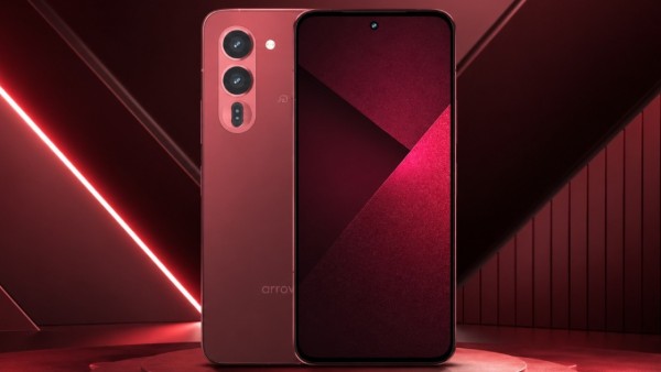 FCNT Arrows Alpha 2 teknik detayları ve hızlı şarj özelliğiyle dikkat çekiyor