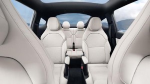 Tesla Model Y L Premium: 3 sıra 6 koltuk, 89 cu ft bagaj