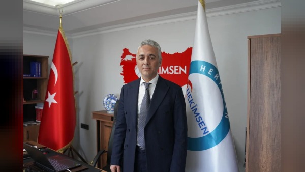 Ankara’da sağlıkta şiddet protestosunda sanatla “bizi korumadınız” vurgusu
