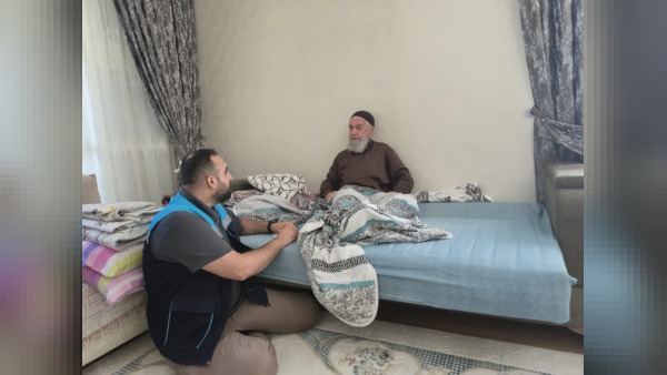 Battalgazi’de 65 yaş üstü ve engelli aileleri evlerinde ziyaret ediliyor