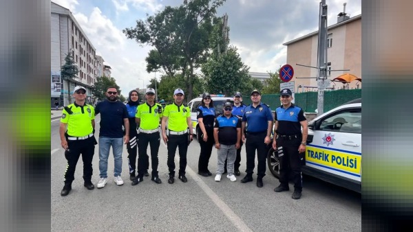 Kars’ta uygulamalı saha etkinliğinde Ömer trafik polisleriyle denetimleri inceledi