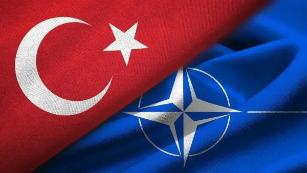 NATO zirvesi Beştepe’de: Erdoğan karşıladı, 16 bayrak ve Mehteran sahnede
