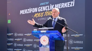 Amasya’da Bak, Merzifon Gençlik Merkezi ek binası ve 500 kişilik salonu açtı