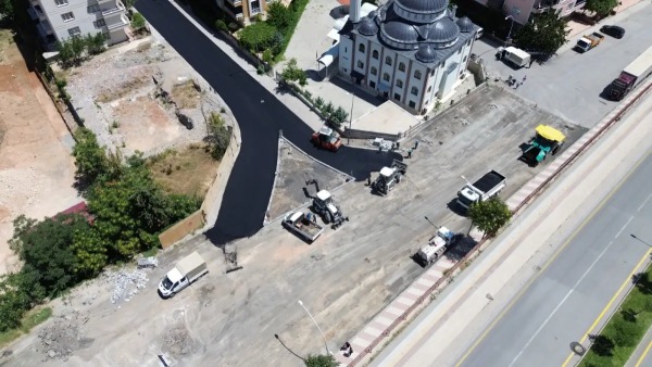 Battalgazi’de Fırat ve Karabağlar’da asfalt freze söküm ve sıcak serim