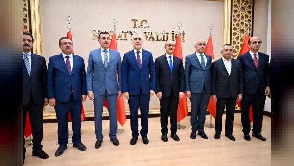 Bakan Işıkhan Malatya Valiliği’nde görüşmeye katıldı, temaslar sürüyor