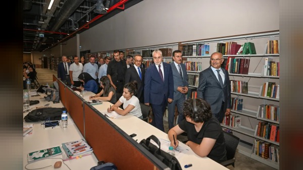 Çalışma Bakanı Vedat Işıkhan Malatya’da Sami Er’i ziyaret etti