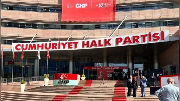 CHP’de İstanbul il kongresi davasında tedbir devam: Gürsel Tekin göreve sürdü
