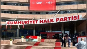 CHP’de İstanbul il kongresi davasında tedbir devam: Gürsel Tekin göreve sürdü