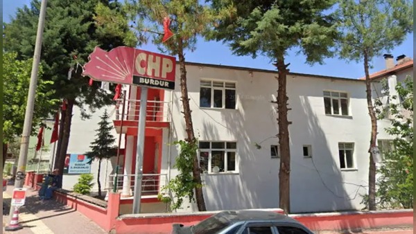 CHP Genel Merkezi 7 il yönetimini görevden aldı, 2 il başkanı disipline sevk edildi