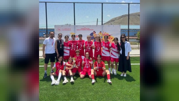 Hatay Kız Futbol Takımı ANALİG 2. Etap’ta finallere yükseldi, Erzincan’a gidiyor
