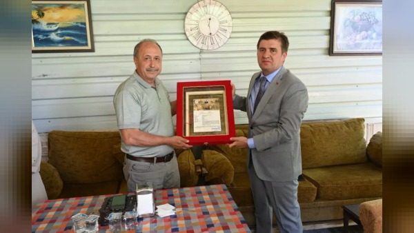 Kırıkkale’de Vali Sarıibrahim, Yusuf Ergün’ün babasına Şehadet Belgesi verdi