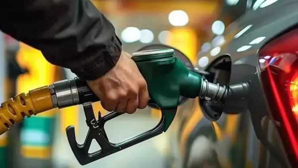 Motorinde indirim yürürlüğe girdi: İstanbul 67,72 lira, Ankara 68,83 lira