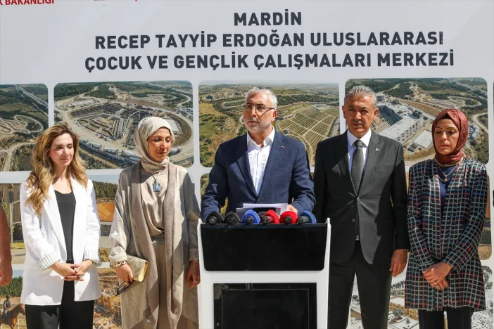 Vedat Işıkhan, Mardin’de 560 milyon liralık merkez projesini inceledi