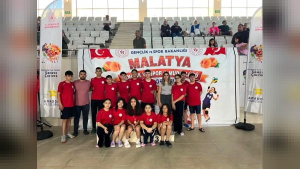 Kars yüzme takımı ANALİG Türkiye Finalleri’ne katılma hakkı kazandı
