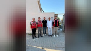 Şanlıurfa Ceylanpınar’da Mutlu Yüzler gönüllüleri evi baştan yeniledi