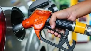 Benzinde 1 lira 14 kuruş, motorinde 3 lira 12 kuruş zam: Pompa fiyatları