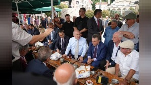 Ümit Özdağ Rize’nin Pazar ilçesinde esnafla ve vatandaşlarla görüştü
