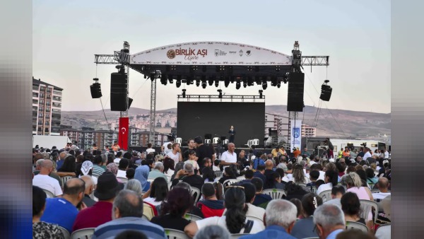 Mamak’ta “Birlik Aşı: Aşure” etkinliği: Sabahat Akkiraz sahnede