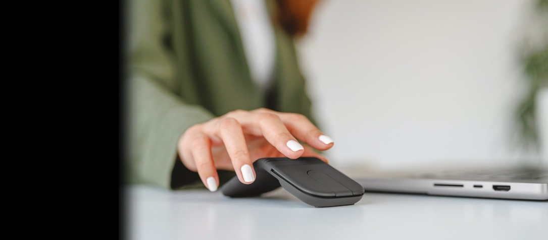 Logitech'ten Yeni Taşınabilir Cihazlar: Mobi Fold ve Spotlight 2 Tanıtıldı